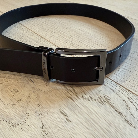 Express Mens Reversible Belt - Picture 4 of 6